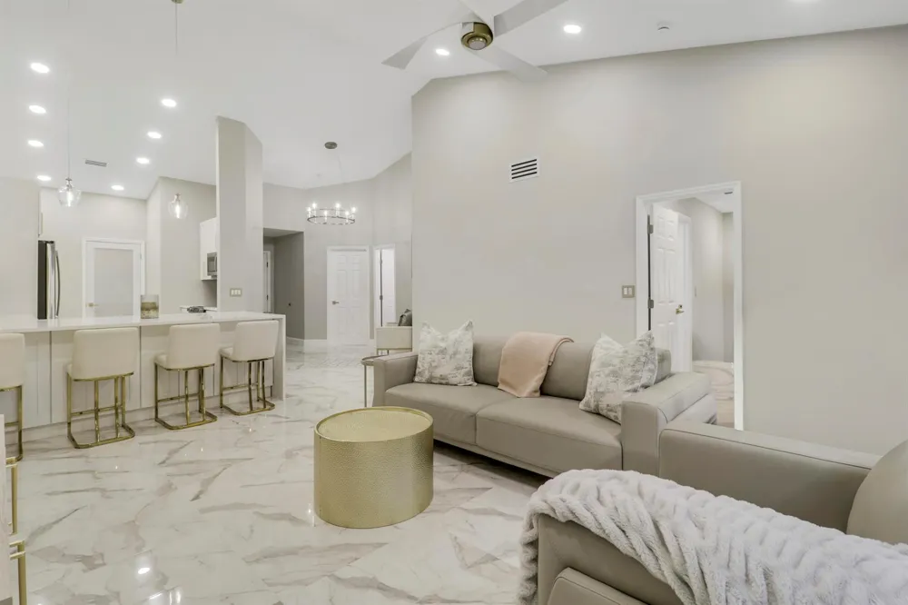1143 Duncan Circle #202 Palm Beach Gardens, FL 33418