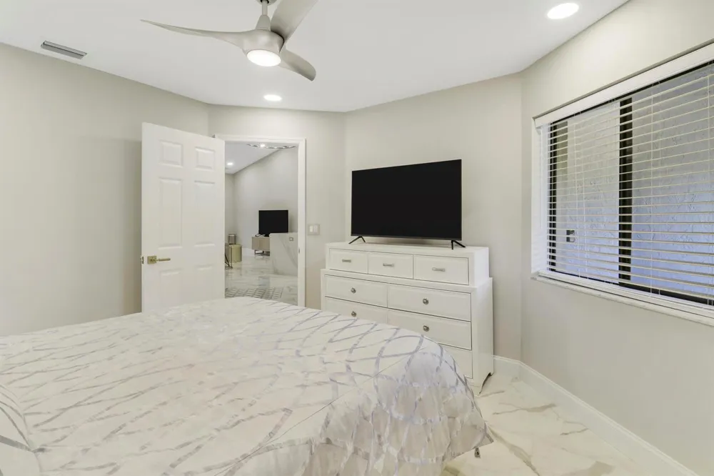 1143 Duncan Circle #202 Palm Beach Gardens, FL 33418