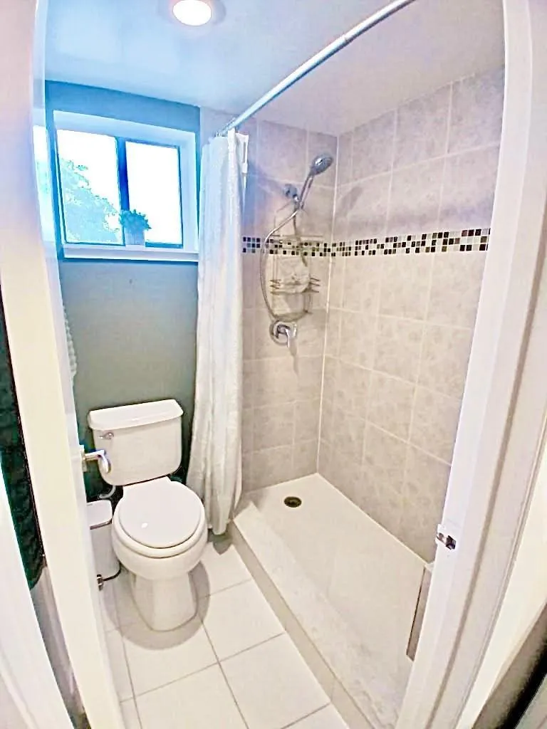 2121 SW 82ND AVENUE Davie, FL 33324