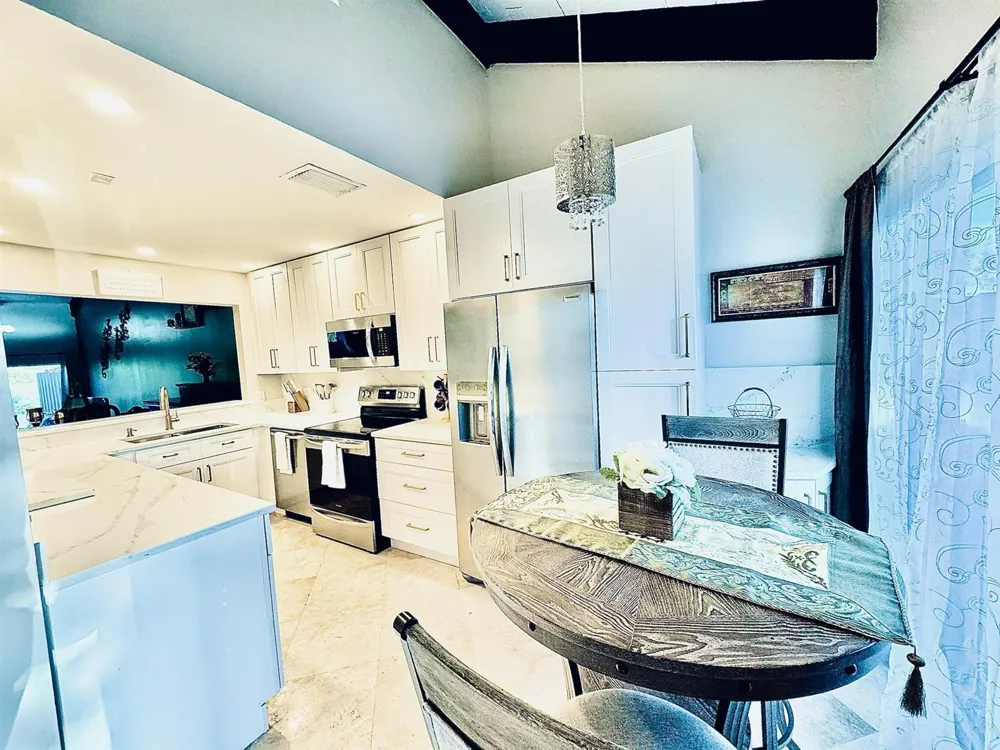 2121 SW 82ND AVENUE Davie, FL 33324