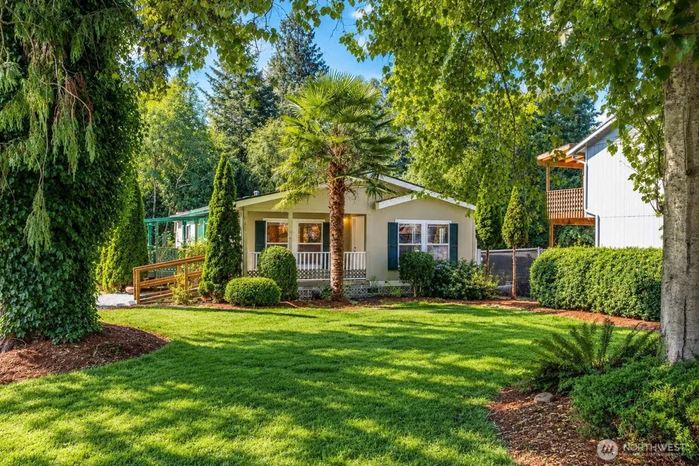 3130 Glacier Lane Camano Island, WA 98282