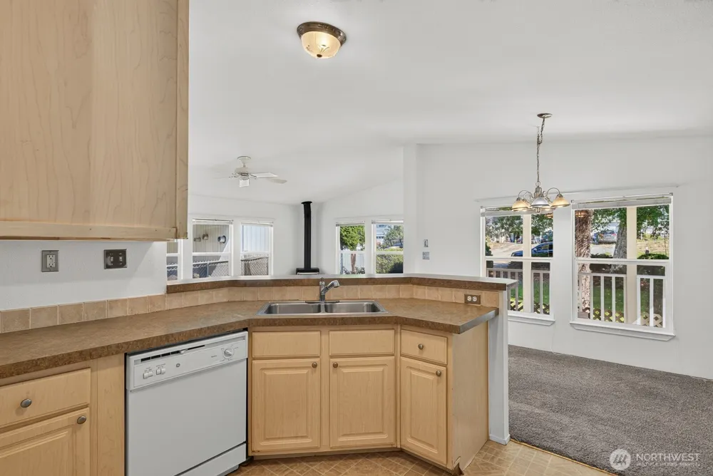 3130 Glacier Lane Camano Island, WA 98282