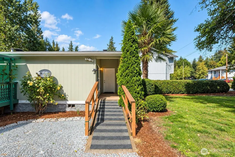 3130 Glacier Lane Camano Island, WA 98282