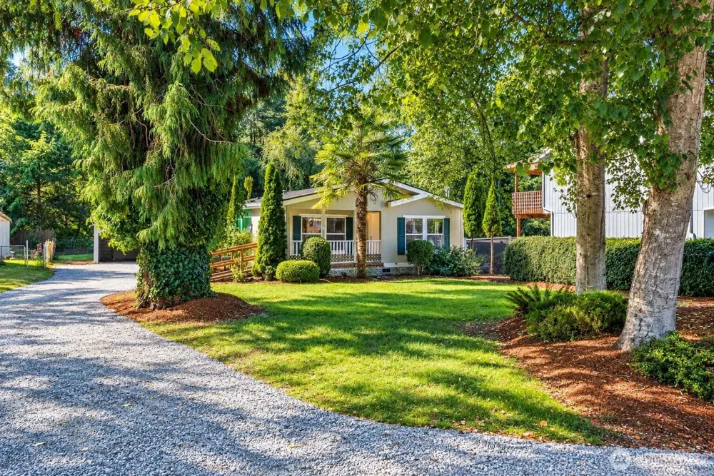 3130 Glacier Lane Camano Island, WA 98282