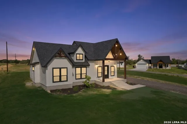 16911 Rancho Escondido Atascosa, TX 78002