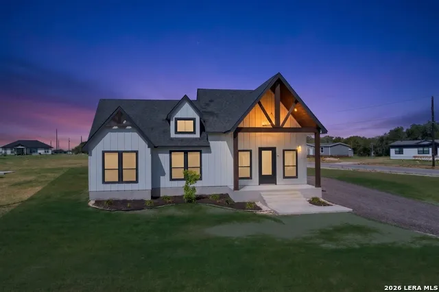 16911 Rancho Escondido Atascosa, TX 78002