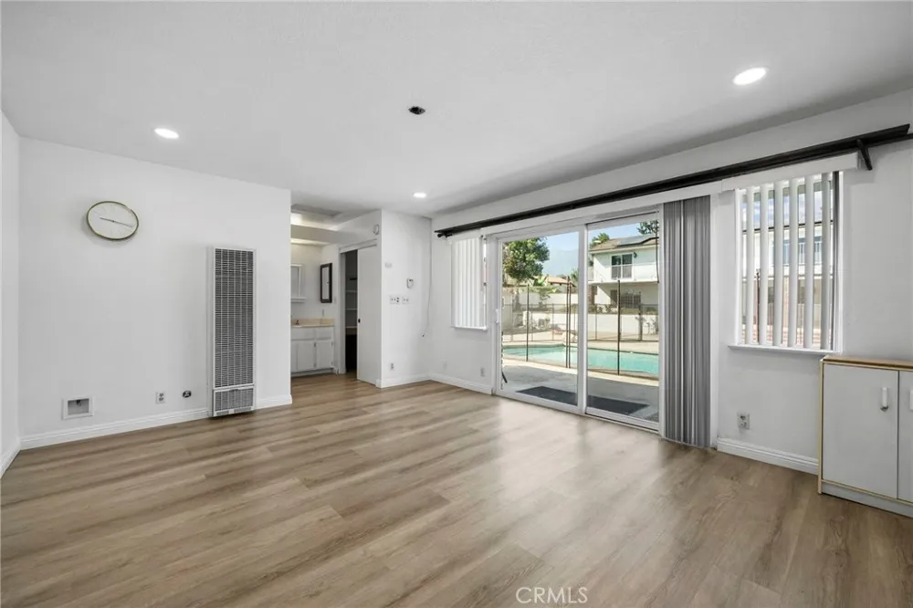 162 W Buffington Upland, CA 91784