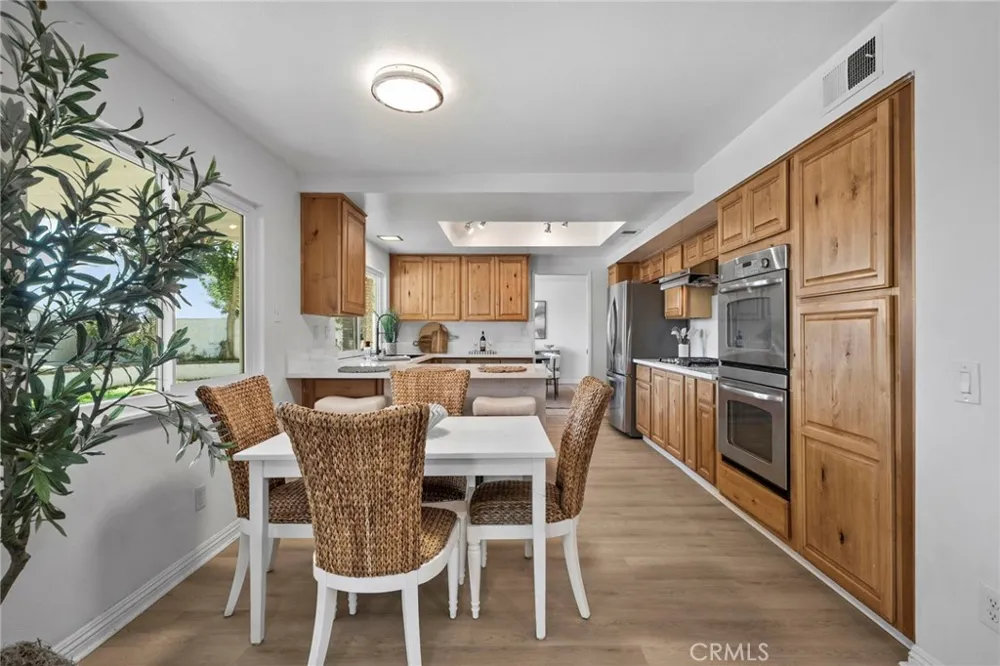 162 W Buffington Upland, CA 91784