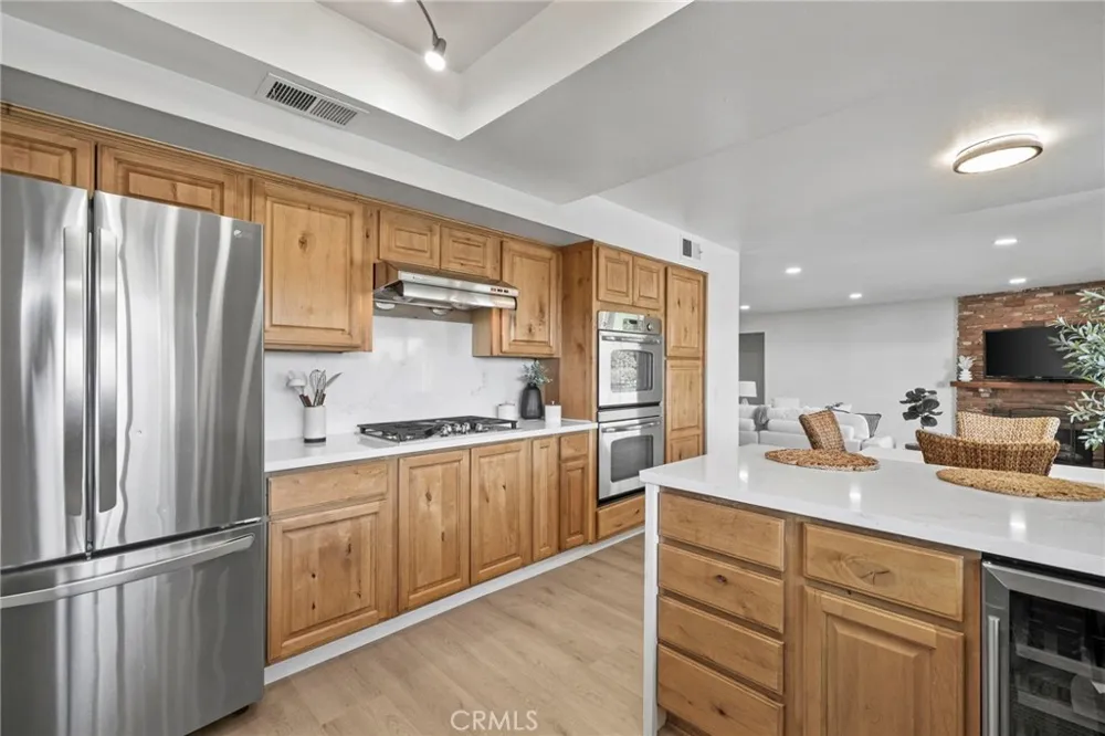 162 W Buffington Upland, CA 91784