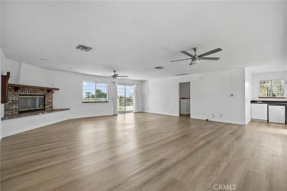 162 W Buffington Upland, CA 91784