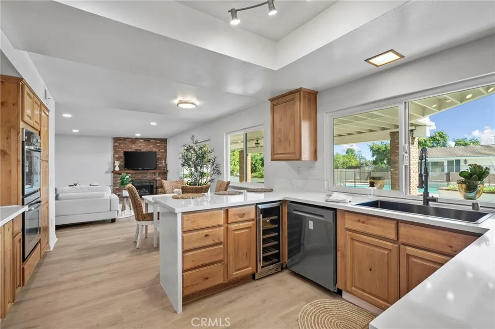162 W Buffington Upland, CA 91784