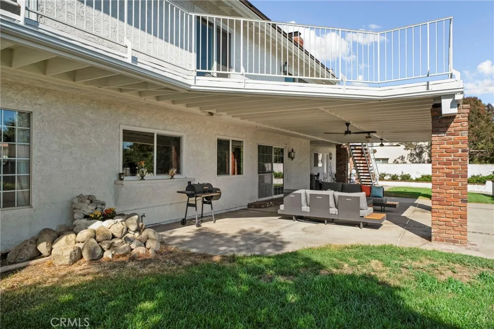 162 W Buffington Upland, CA 91784