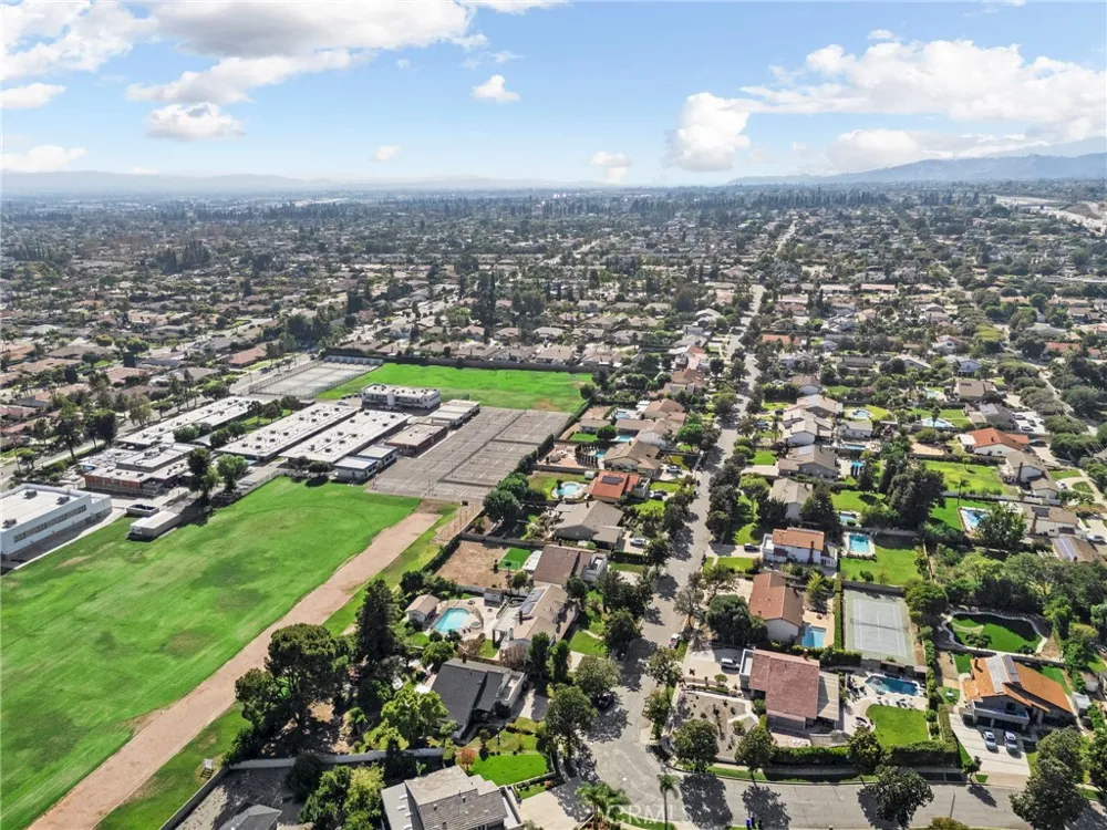 162 W Buffington Upland, CA 91784
