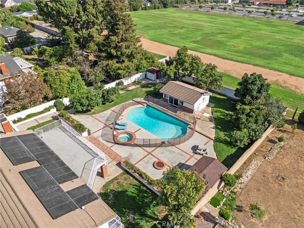 162 W Buffington Upland, CA 91784