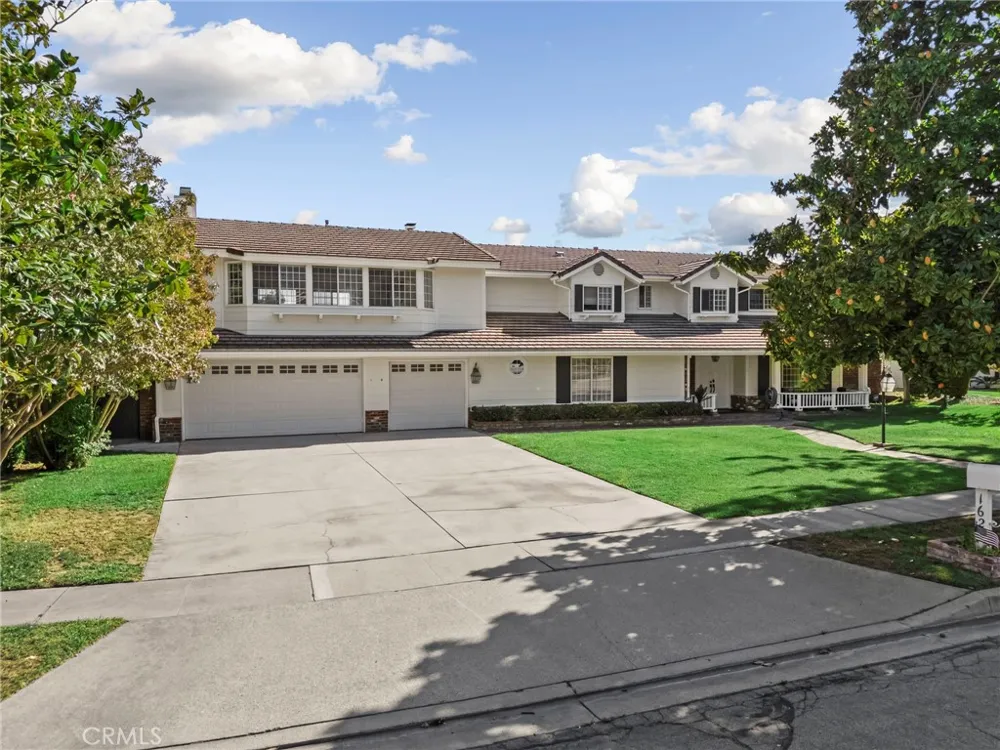 162 W Buffington Upland, CA 91784