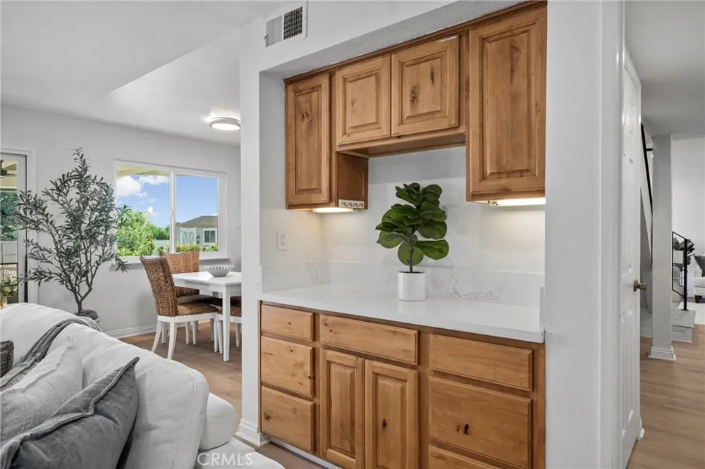 162 W Buffington Upland, CA 91784
