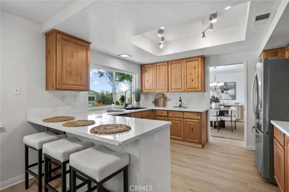 162 W Buffington Upland, CA 91784