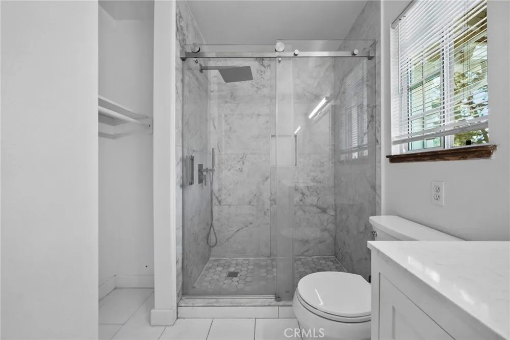 162 W Buffington Upland, CA 91784