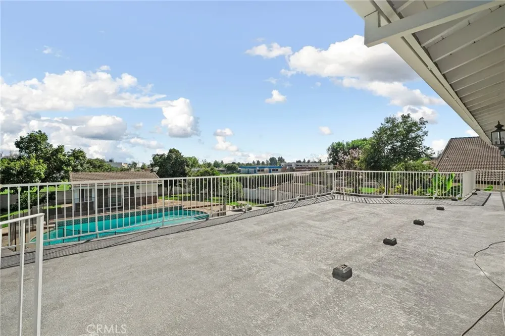 162 W Buffington Upland, CA 91784