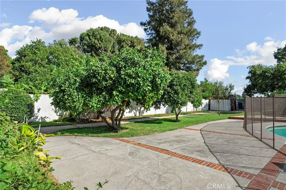 162 W Buffington Upland, CA 91784