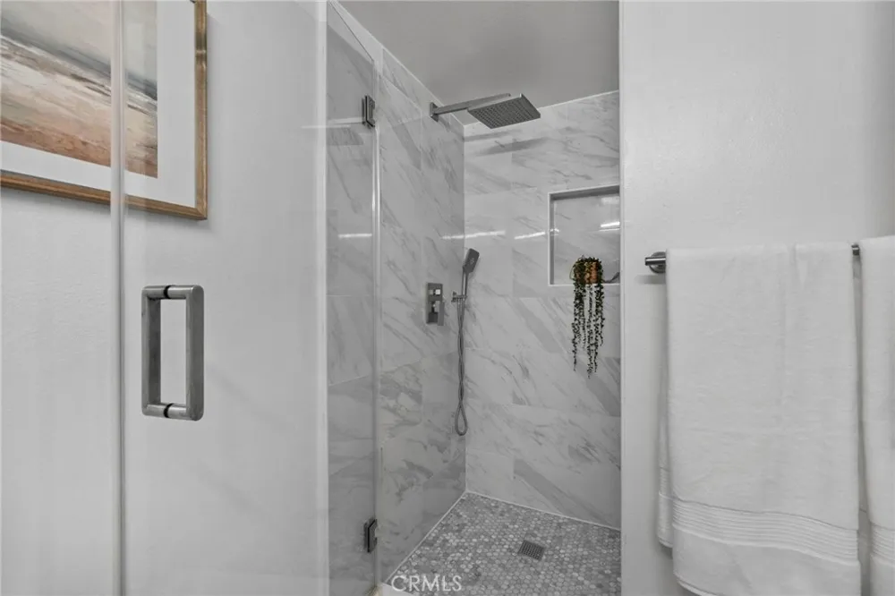 162 W Buffington Upland, CA 91784
