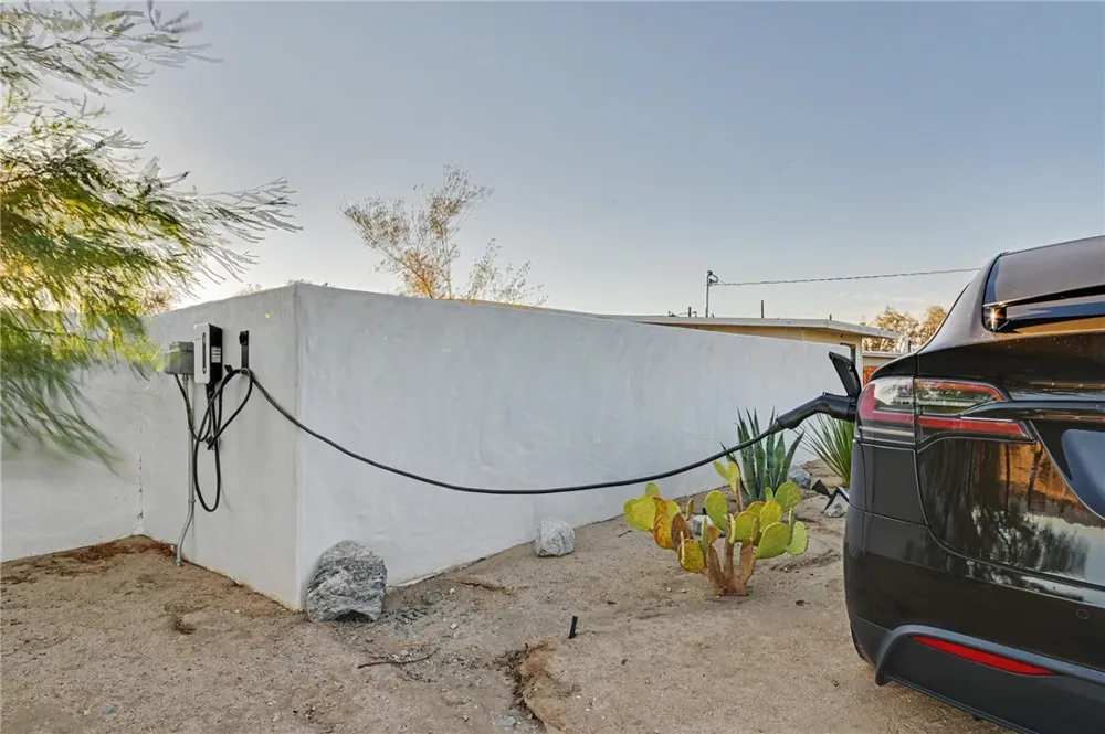 4610 Sunkist Joshua Tree, CA 92252