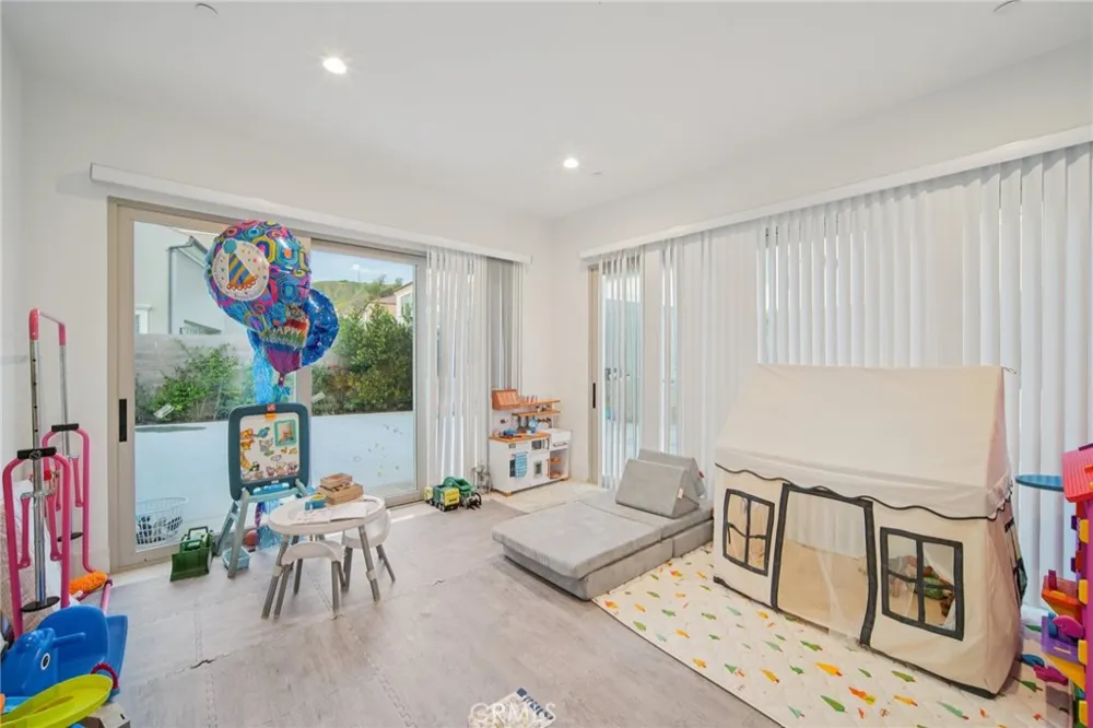 54 Cardamine Irvine, CA 92602