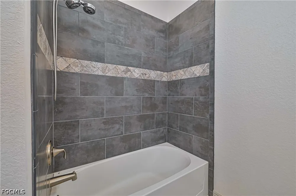 Riverchase Court Alva, FL 33920