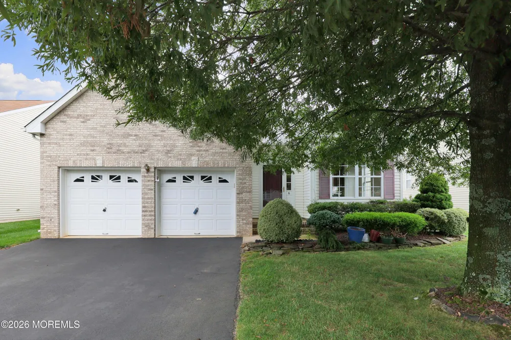 6 Silver Maple Lane Howell, NJ 07731