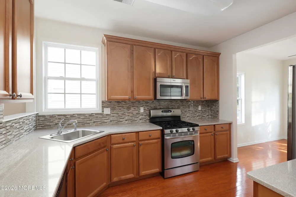 6 Silver Maple Lane Howell, NJ 07731