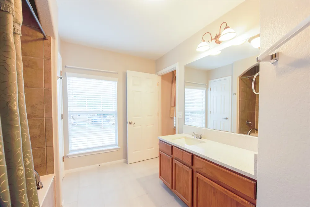 7011 Thannas Way Austin, TX 78744