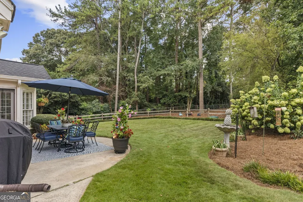 877 Guinevere WAY SW Lilburn, GA 30047