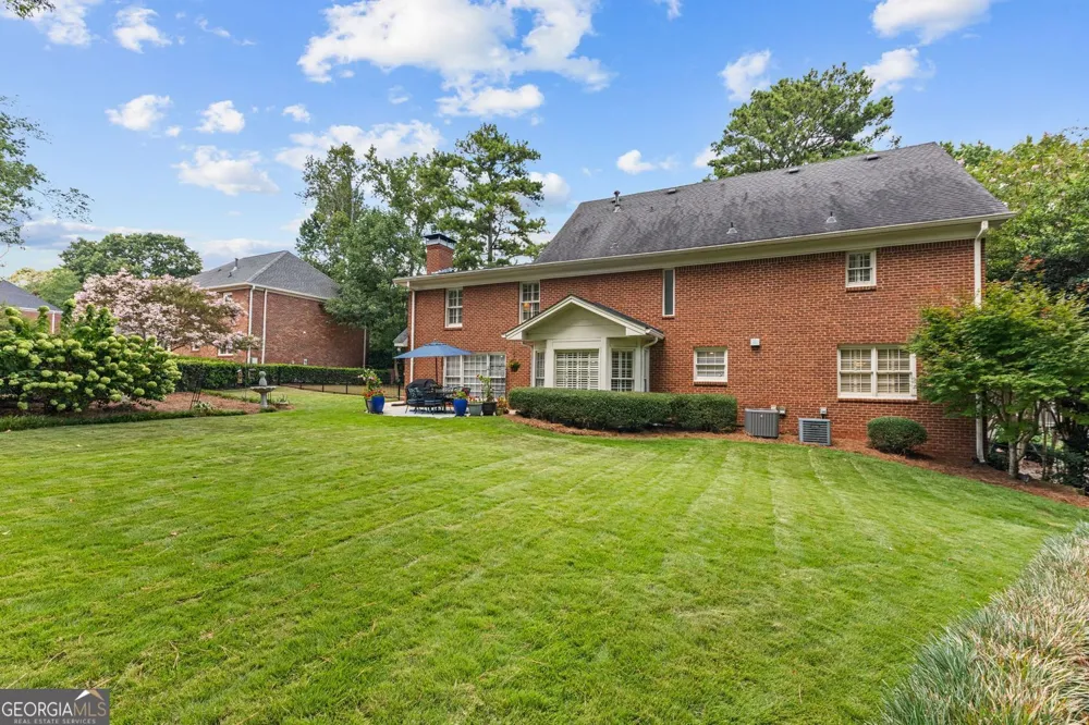 877 Guinevere WAY SW Lilburn, GA 30047