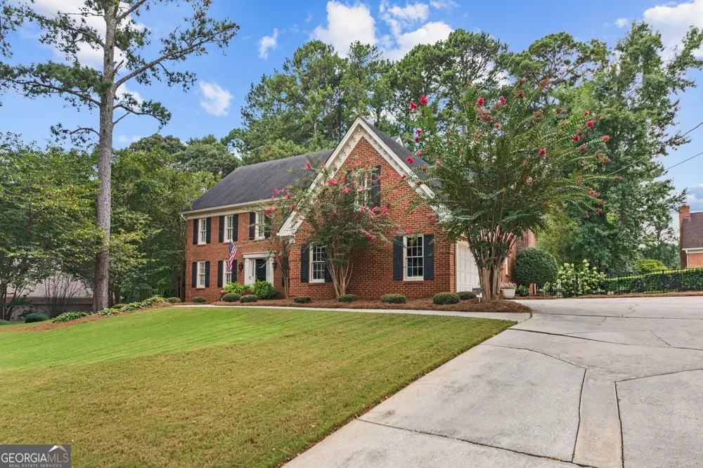 877 Guinevere WAY SW Lilburn, GA 30047