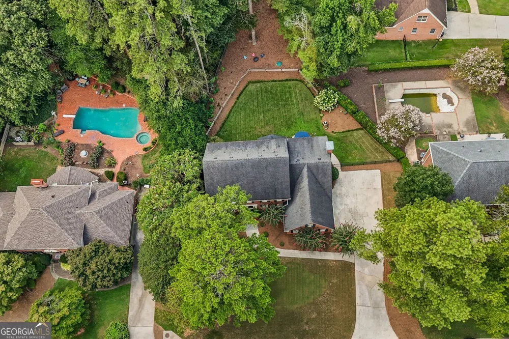 877 Guinevere WAY SW Lilburn, GA 30047