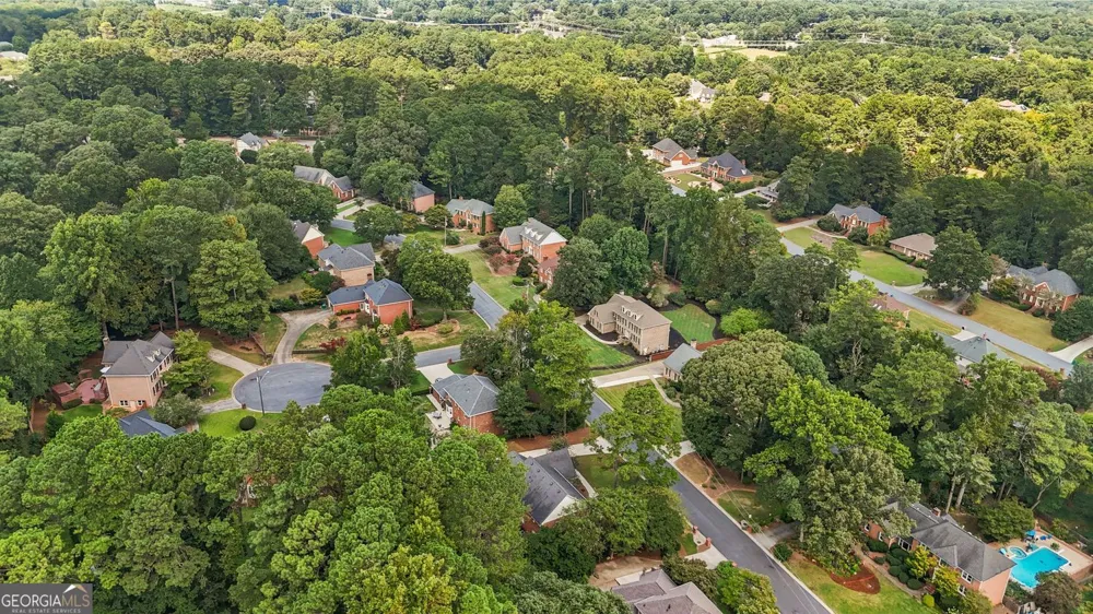 877 Guinevere WAY SW Lilburn, GA 30047