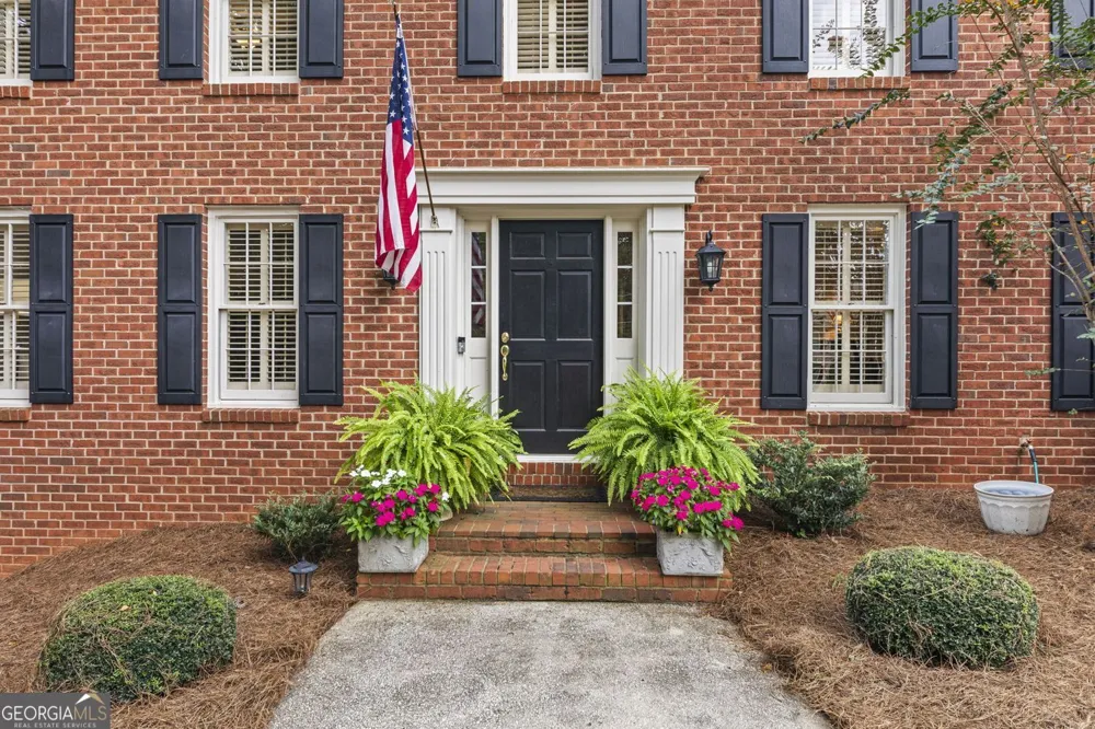 877 Guinevere WAY SW Lilburn, GA 30047
