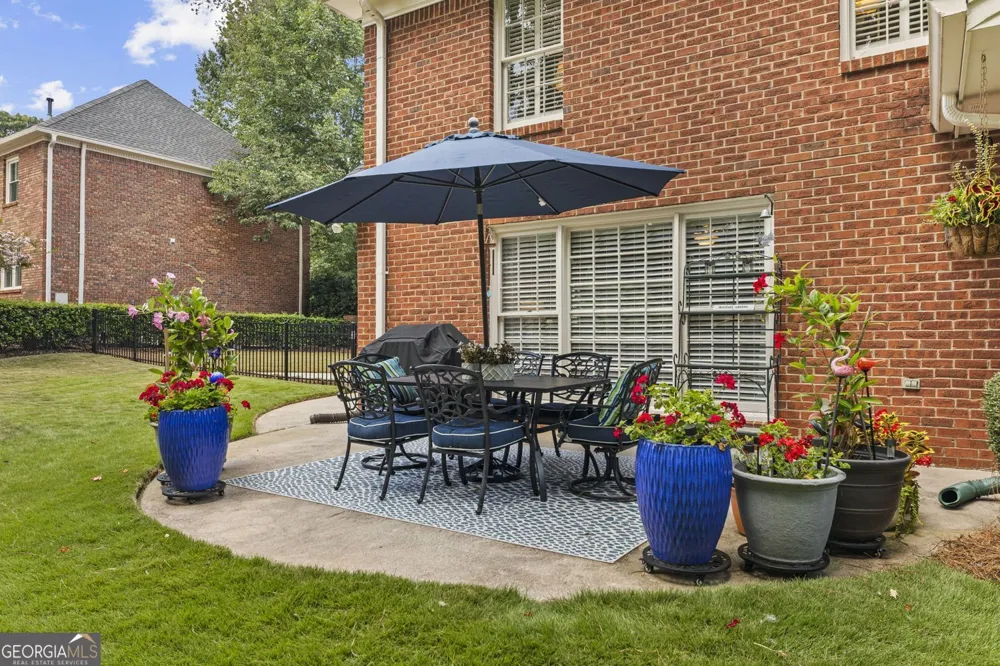 877 Guinevere WAY SW Lilburn, GA 30047
