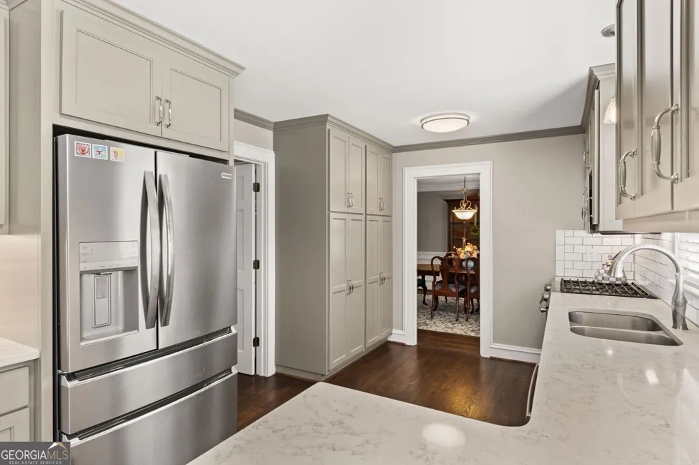 877 Guinevere WAY SW Lilburn, GA 30047