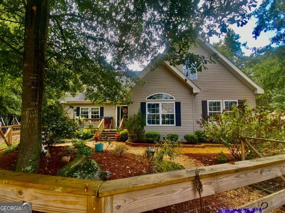 290 Poplar Creek RD Stephens, GA 30667