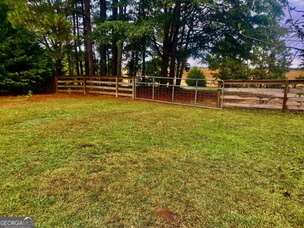 290 Poplar Creek RD Stephens, GA 30667