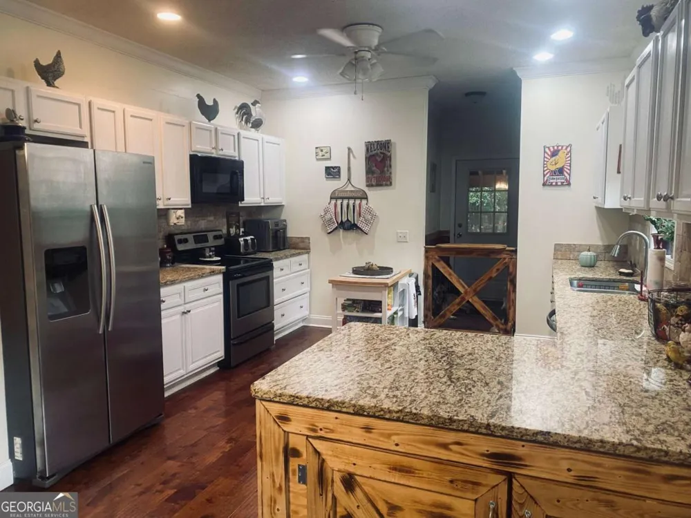 290 Poplar Creek RD Stephens, GA 30667