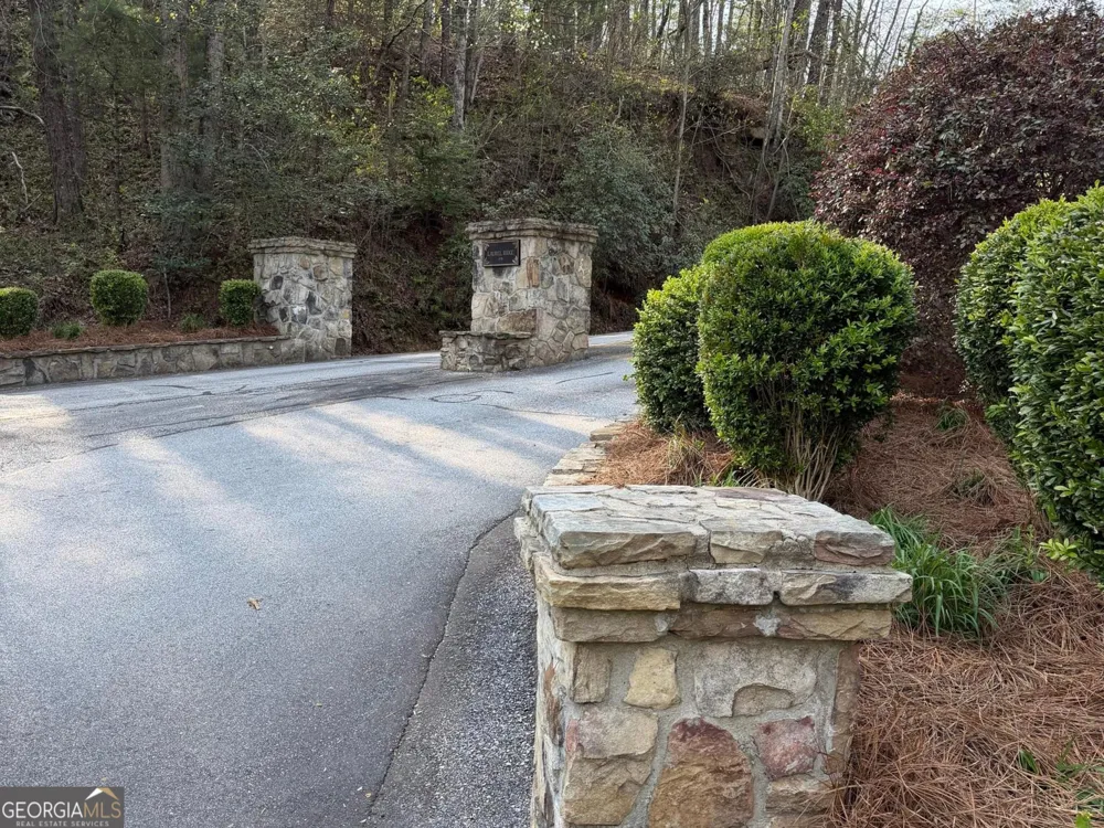 552 Long Laurel RDG Lakemont, GA 30552