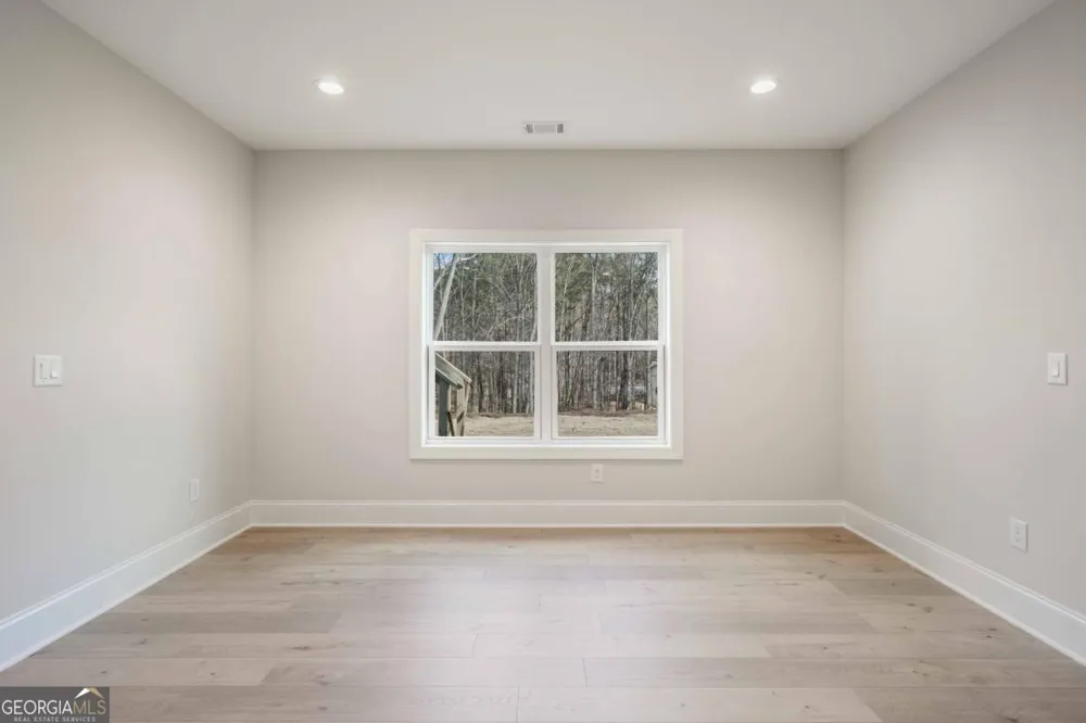 126 Spaulding LN Woodstock, GA 30188