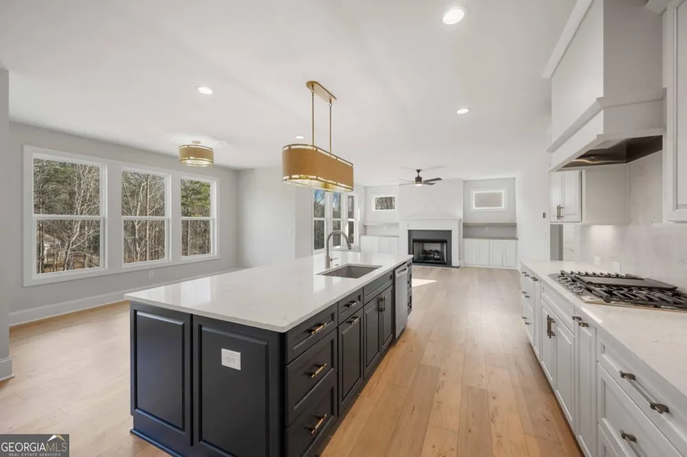 126 Spaulding LN Woodstock, GA 30188