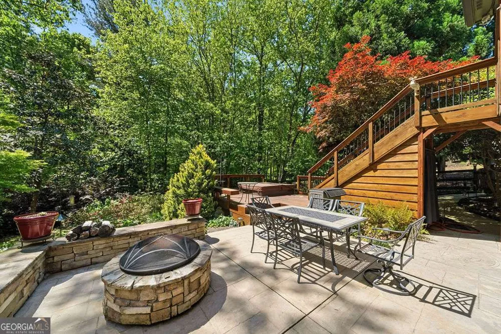 151 Misty View LN Acworth, GA 30101
