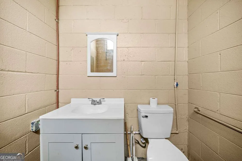 3366 Pine Log RD Rydal, GA 30171