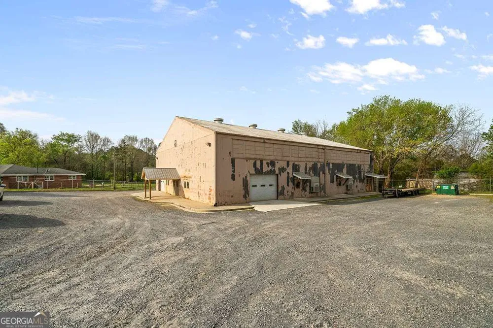 3366 Pine Log RD Rydal, GA 30171