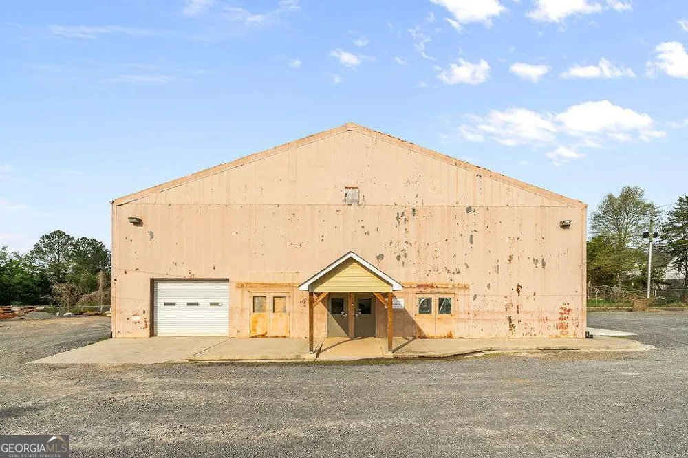 3366 Pine Log RD Rydal, GA 30171
