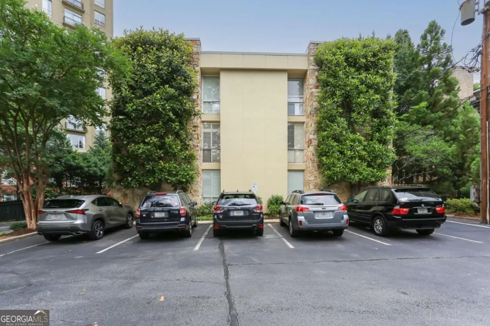 2632 Peachtree RD NW Atlanta, GA 30305